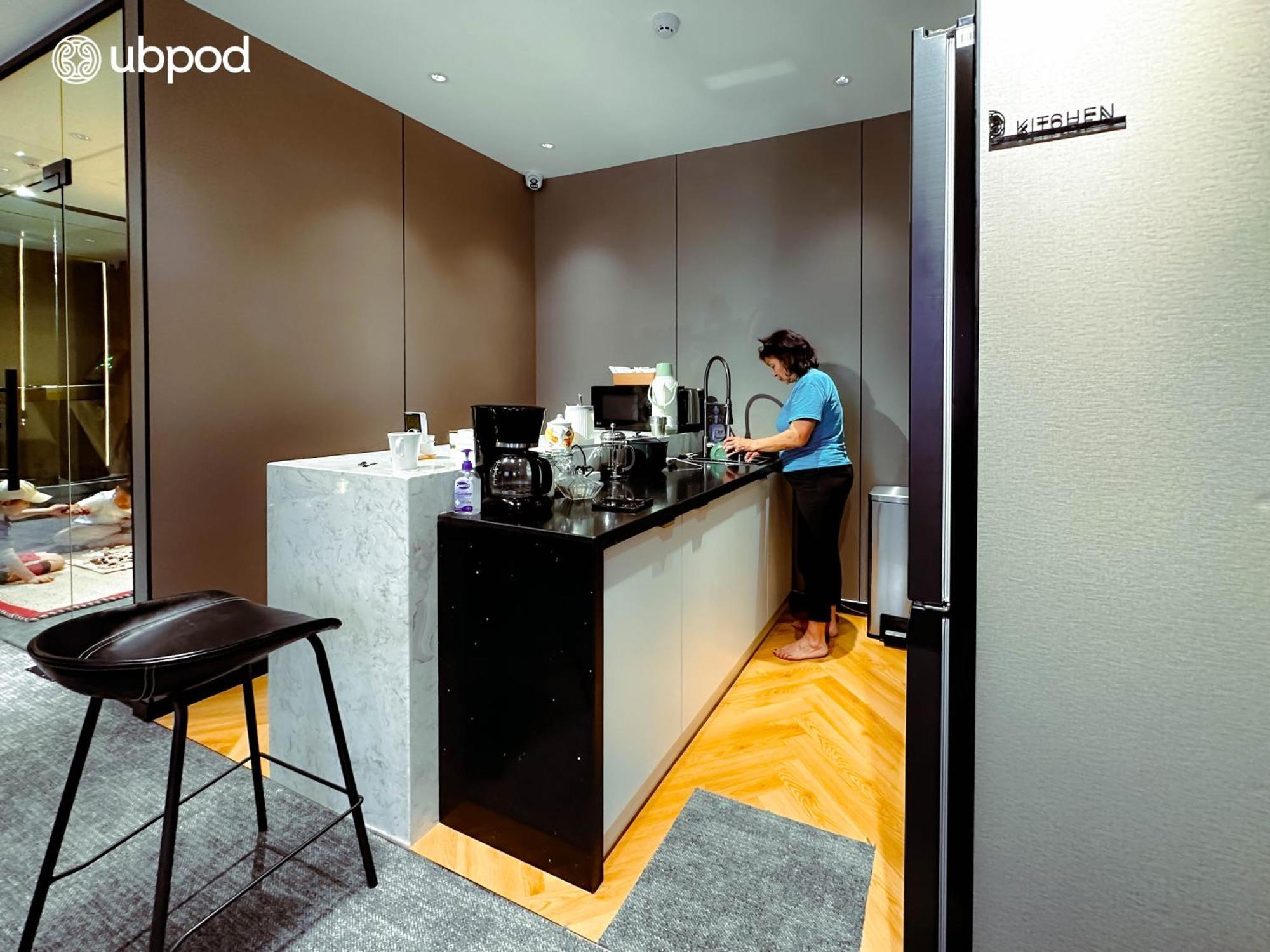 Ubpod- The First Capsule Hotel In Mongolia Ulan Bator Eksteriør bilde